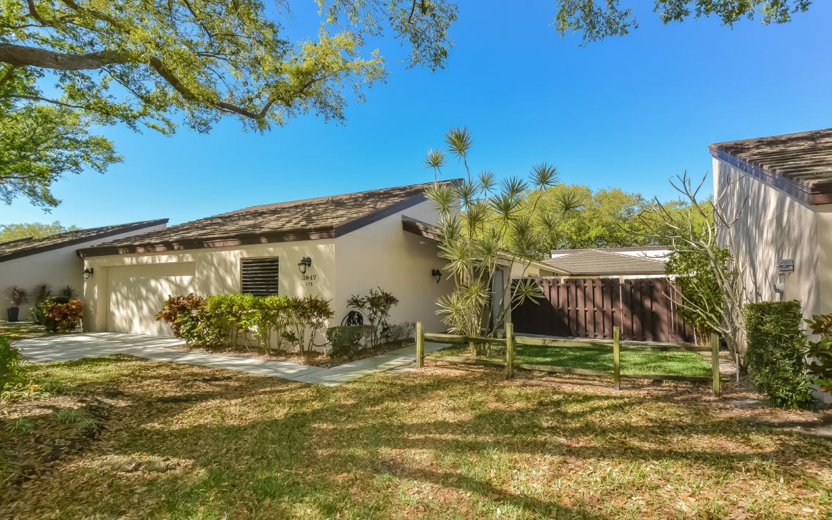 Real Estate Photography & Virtual Tours Glen Oaks Manor