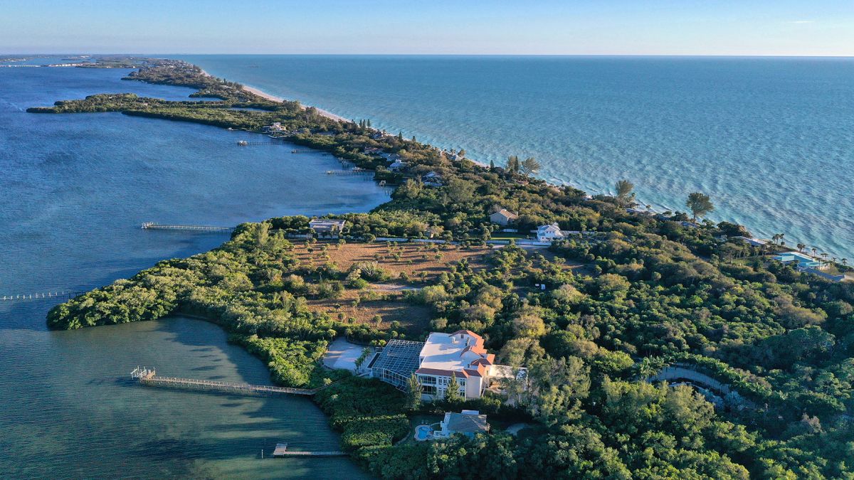 pix360.com  Real Estate Photography & Virtual Tours - 7159 Manasota 