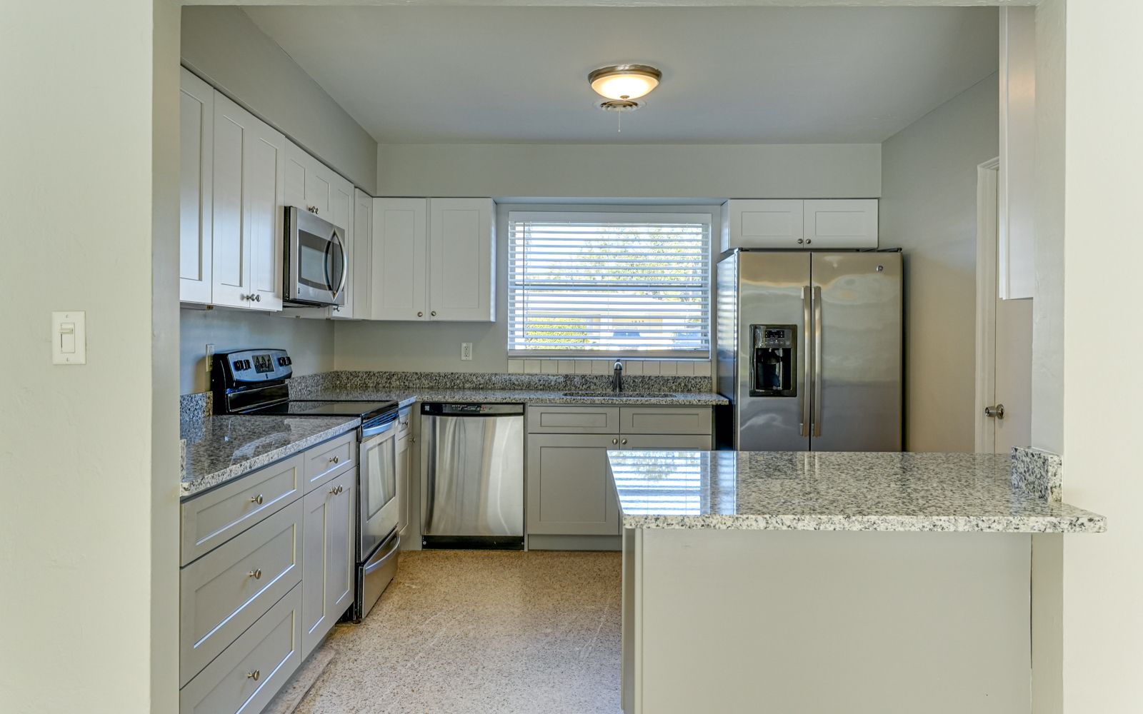 Real Estate Photography & Virtual Tours 2840 ber St