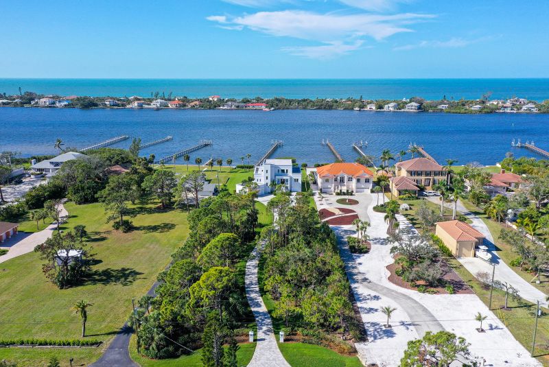 1872 BAYSHORE DR Real Estate Photography & Virtual Tours